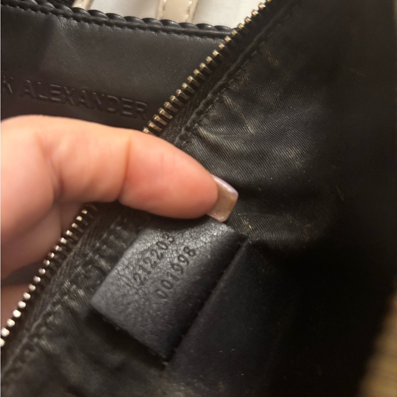 Gucci Black Leather Wristlet - Picture 2 of 5